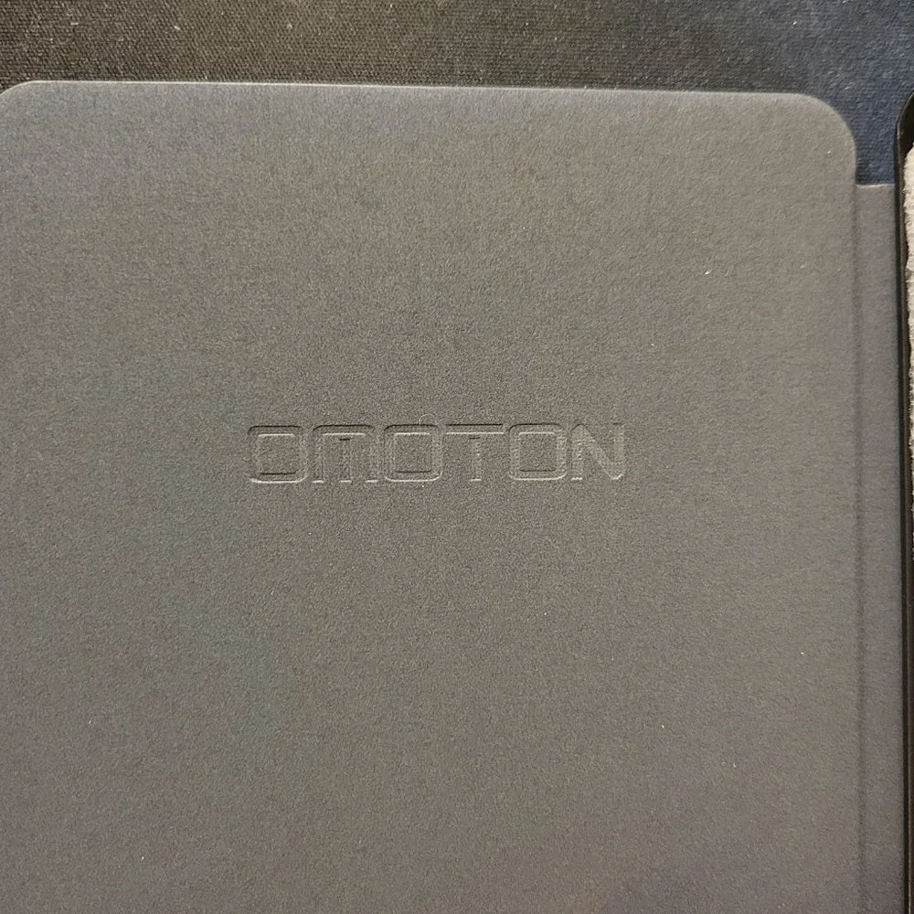 Authentic Omoton Kindle Paperwhite (pre-2018 models) hardshell case, NIB, blue